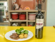 Picadinho de Carne ao Vinho Collina Tinto