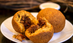 Bolinho de Mandioca com Carne Seca