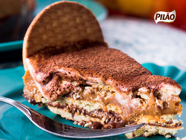 Torta de biscoito,ganache com caf Pilo!