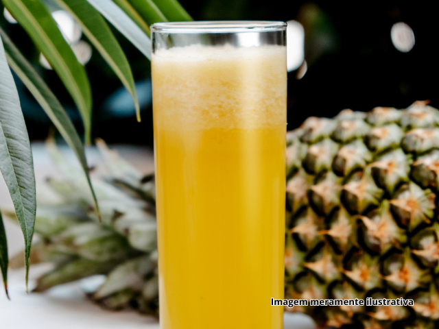 Suco Desintoxicante de Abacaxi