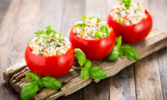 Tomate recheado com atum e cream cheese!