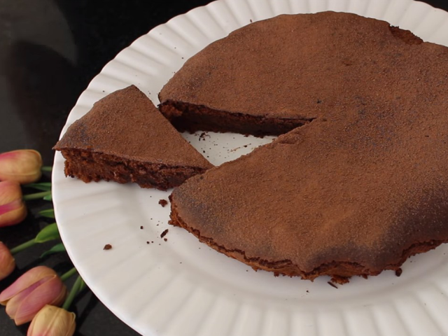 Torta de Chocolate com apenas 2 Ingredientes!
