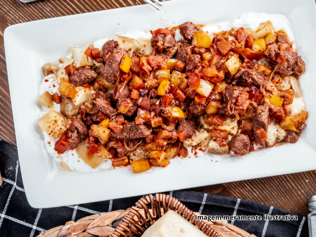 Picadinho de Carne com Lingui�a