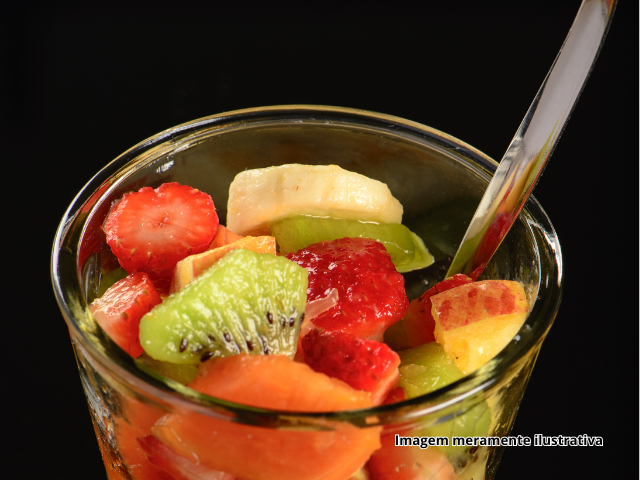 Ta�a de Frutas Tropicais!