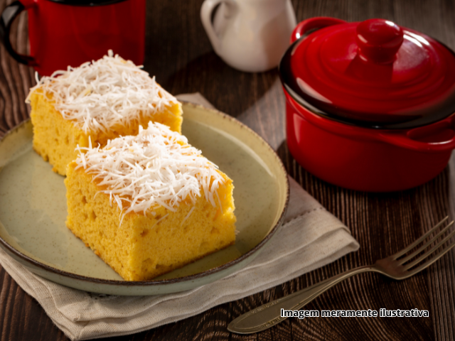 Bolo de Kimilho Floc�o com Coco
