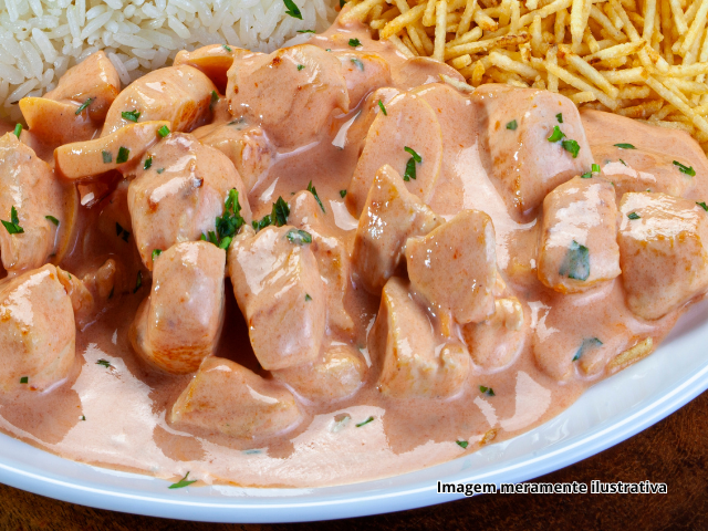 Estrogonofe de Frango Especial!