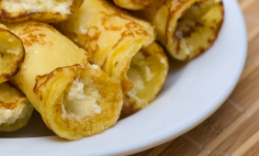 Panqueca aos quatro queijos com molho de salsa